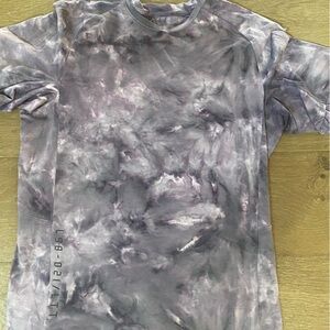lululemon athletica Tie-Dye Shirt in Gray and Purple